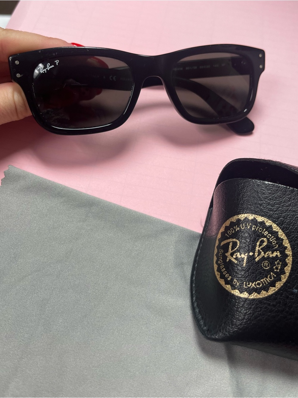Ray-Ban Black Frame Sunglasses with Dark Lenses polarized